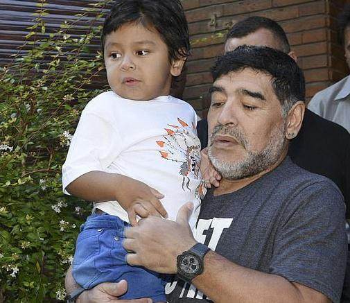 马拉多纳遗产仅剩400万？律师：寄生虫吞掉了7000万